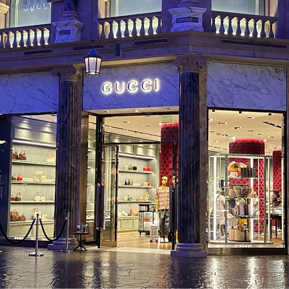 Meet your Posher, Amber - Picture 5 of 16